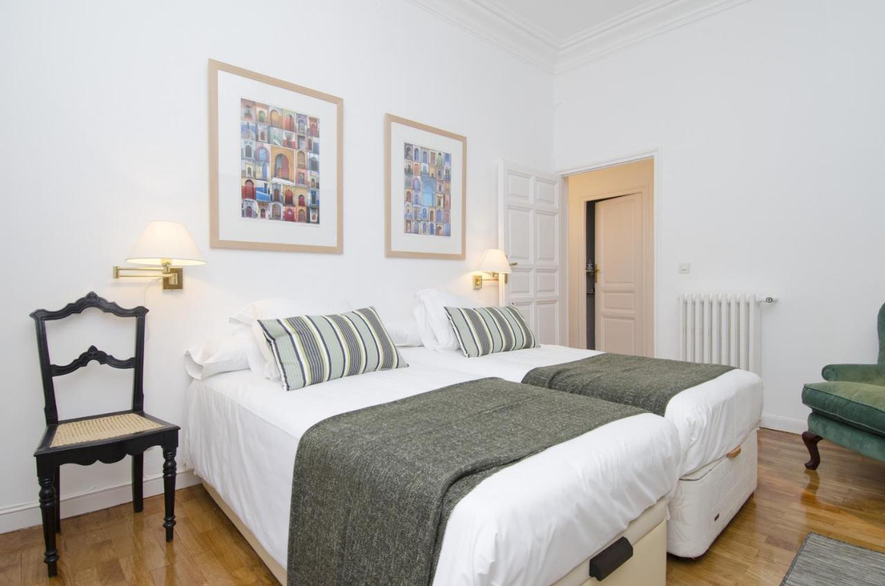 Apartamento Paseo Del Prado II En Мадрид Екстериор снимка