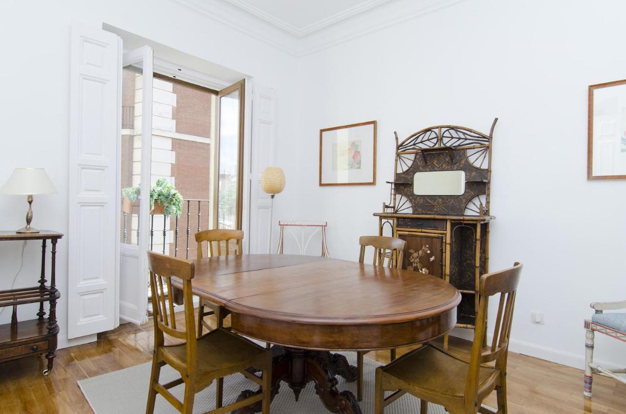 Apartamento Paseo Del Prado II En Мадрид Екстериор снимка
