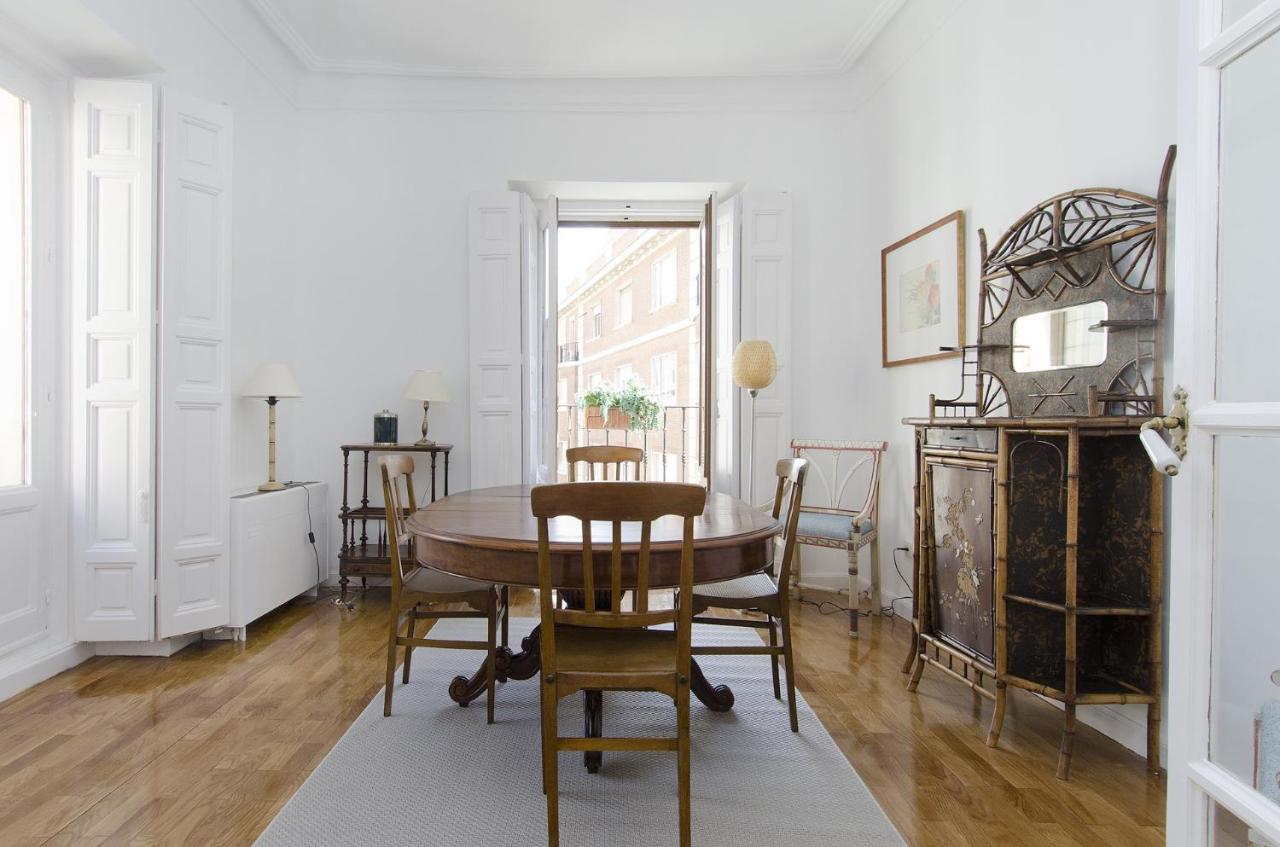 Apartamento Paseo Del Prado II En Мадрид Екстериор снимка