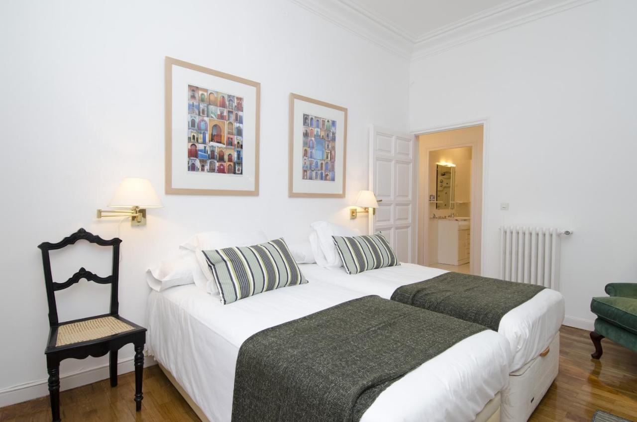 Apartamento Paseo Del Prado II En Мадрид Екстериор снимка